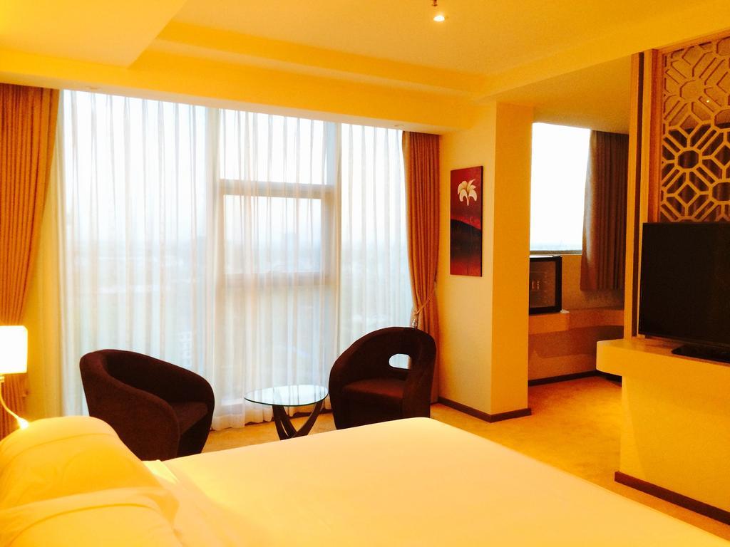 Jasmine Palace Yangon Room photo