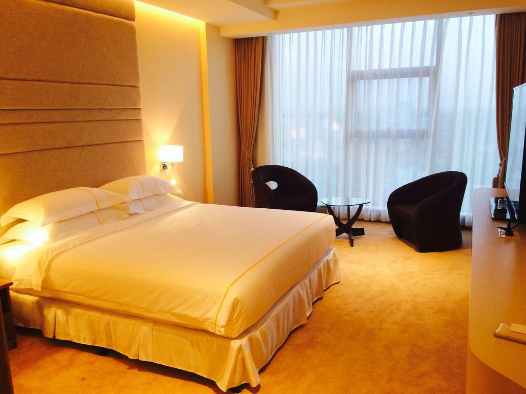 Jasmine Palace Yangon Room photo