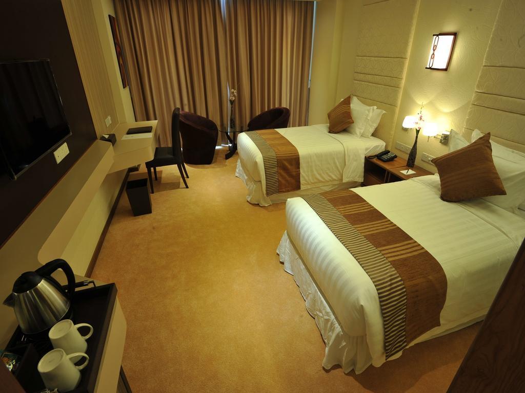 Jasmine Palace Yangon Room photo